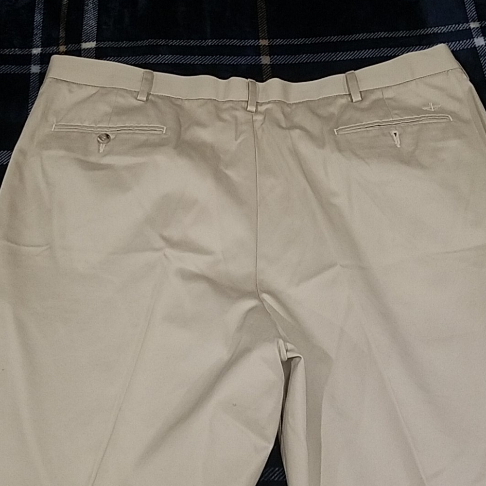 Dockers - Picture 7 of 7
